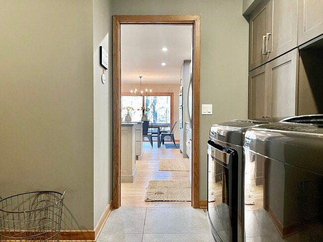 Building Photo - Sophisticated Condo Retreat on Old Mission Peninsula