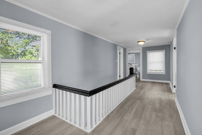 Building Photo - 522 Crawford St