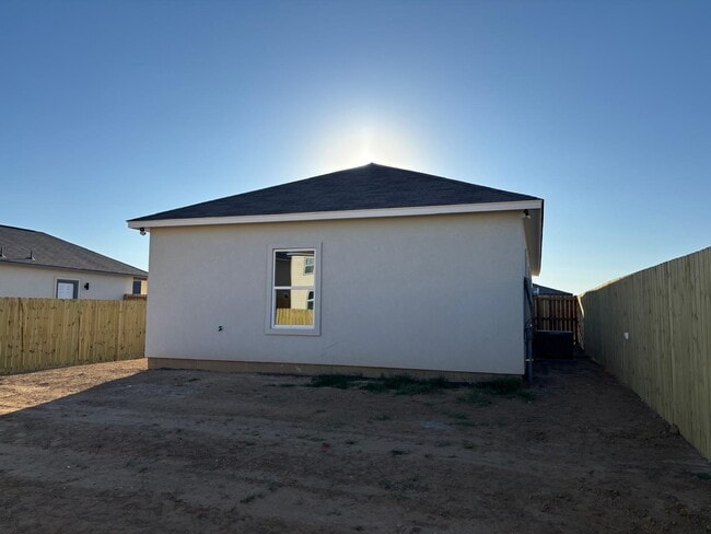 Building Photo - 5807 Colegio Ln