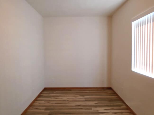 Building Photo - 632 N 4th St