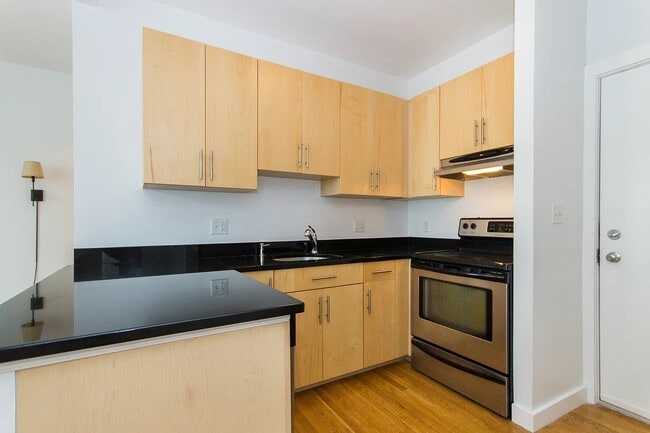 Building Photo - Excellent One Bedroom