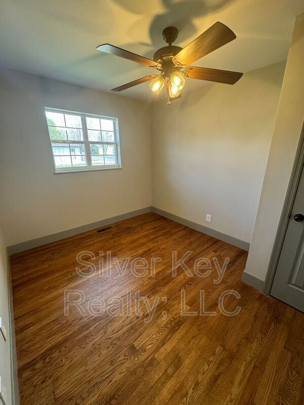 Building Photo - 406 Dodson Ave