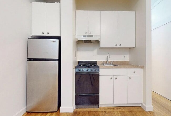 Building Photo - Lexington Avenue