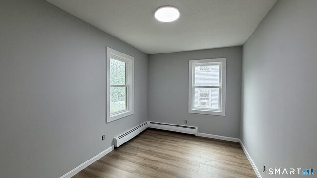 Building Photo - 186 York St