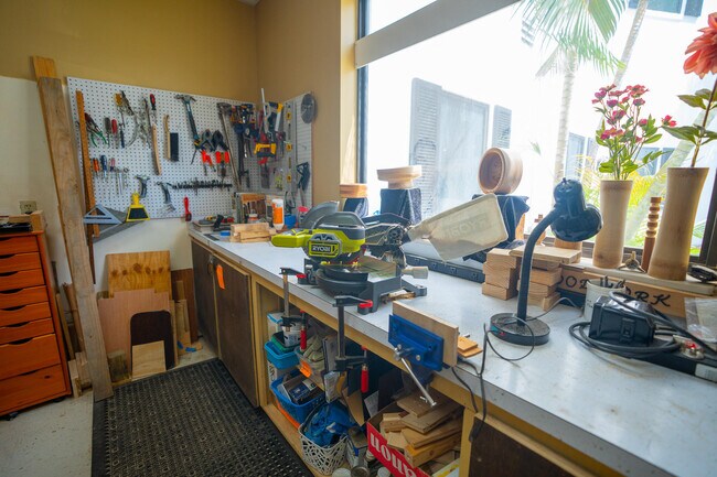 Building Photo - 154 Upminster G