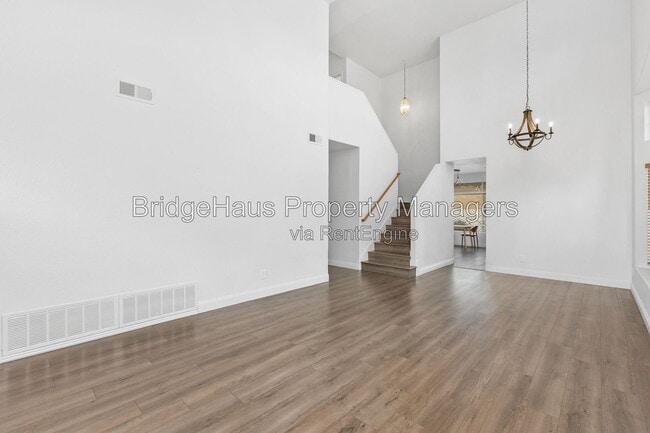 Building Photo - 953 Gallery Dr