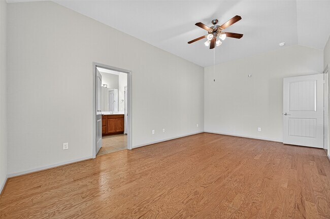 Building Photo - 510 Carson Ridge Dr