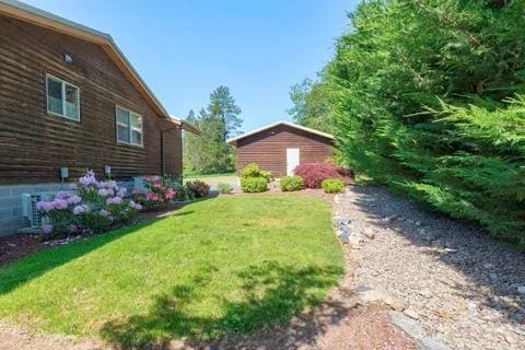 Building Photo - 498 NW Scenic Dr