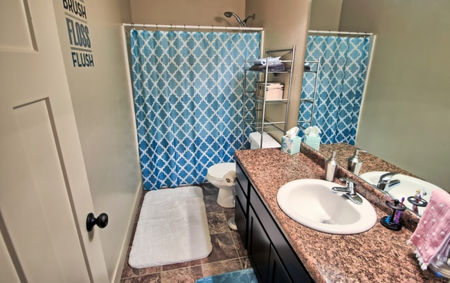 Building Photo - 3 bedroom 2.5 bath in Spanish Fork