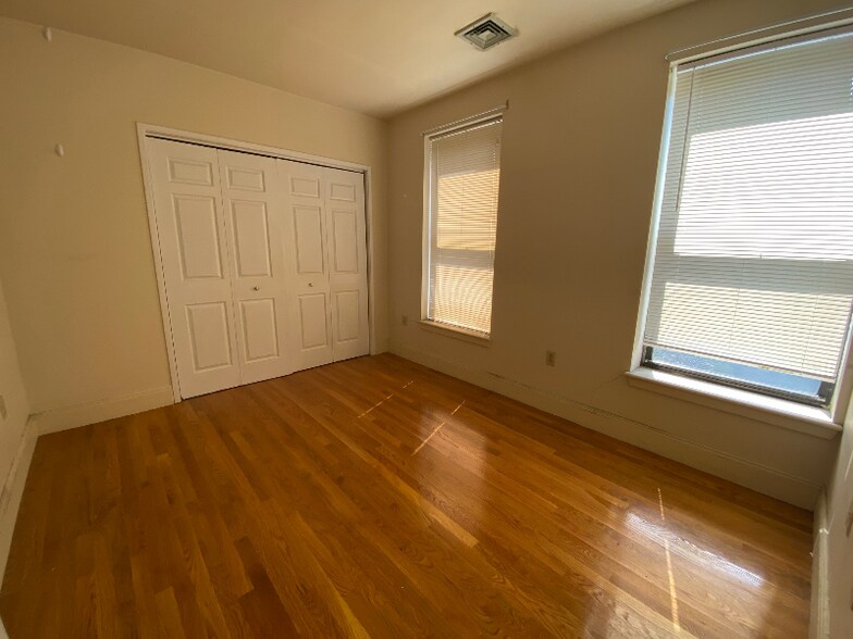 Building Photo - 42 Worcester Sq