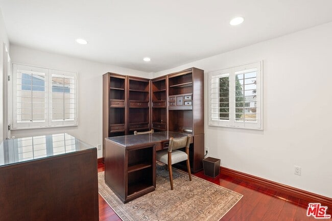 Building Photo - 6416 W 83rd St