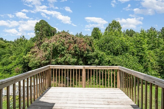 Building Photo - Spacious 2-Story Townhome with Finished Ba...