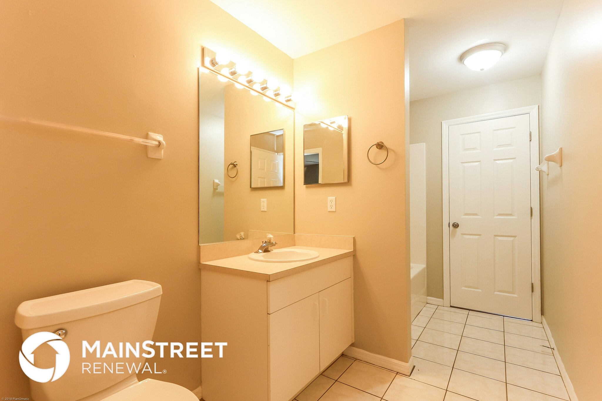 Building Photo - 2211 NE 5th Ave