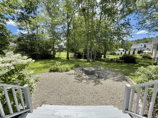 Building Photo - 49 Buttonwood Rd