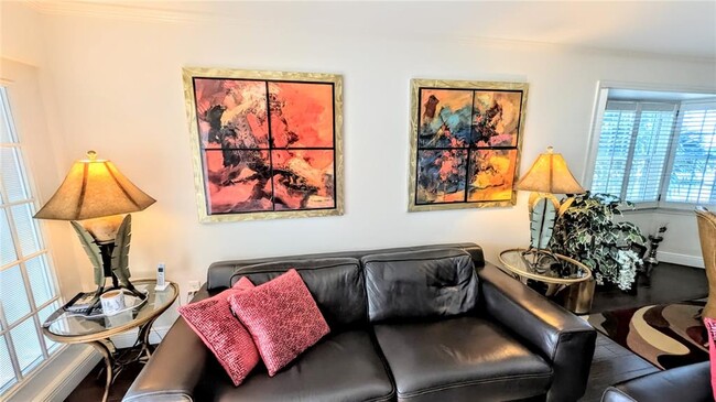 Building Photo - 1546 Stickney Point Rd