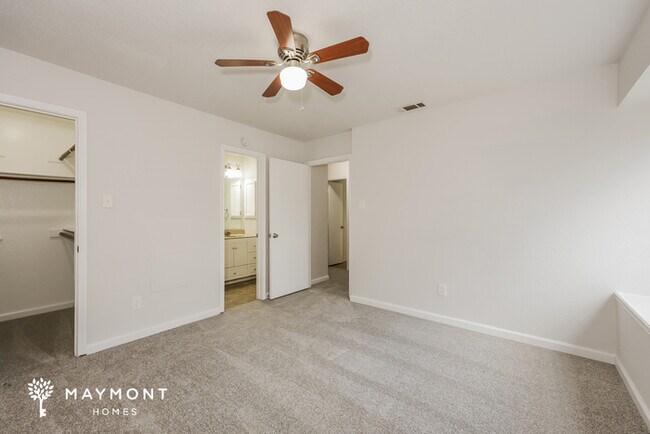 Building Photo - 105 Caprock Dr