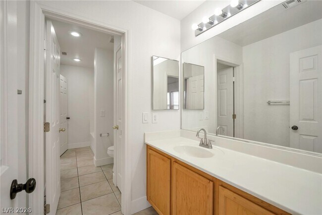 Building Photo - 9711 W Spinnaker Creek Ave