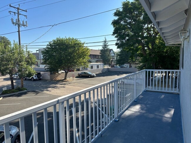 Building Photo - Vine st