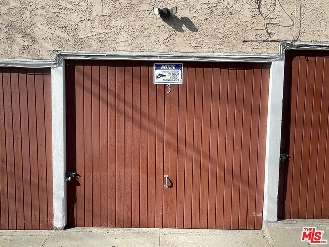 Building Photo - 130 E Hillcrest Blvd