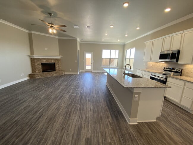 Building Photo - Wonderful 4 Bedroom 2 Bathroom in Bell Farms!