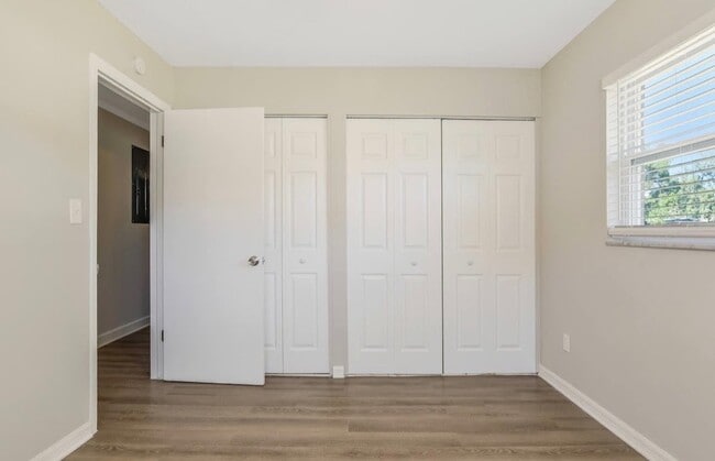 Building Photo - 854 Silver Oak Ct