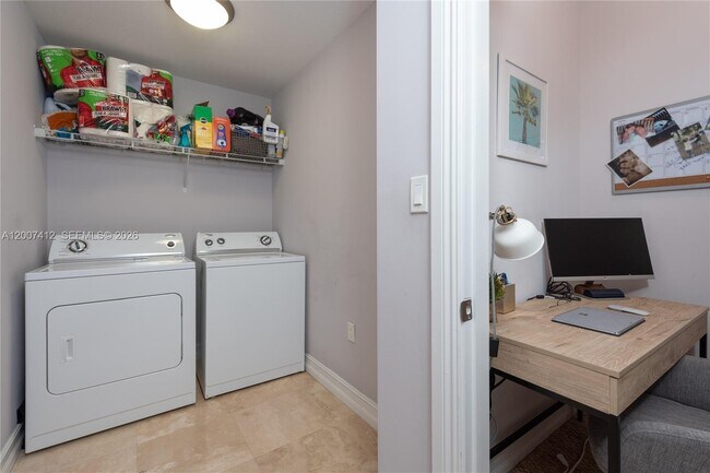 Building Photo - 1650 Galiano St