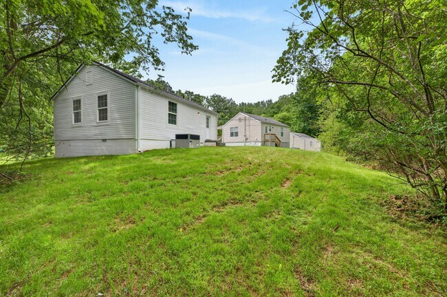 Building Photo - 101 Valley View Cir