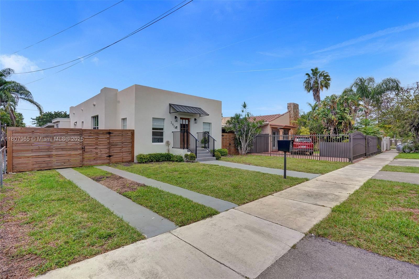 Building Photo - 2978 SW 14th St