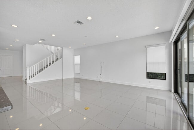 Building Photo - 4025 Faraday Wy