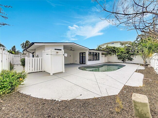 Building Photo - 2472 Tradewinds Dr