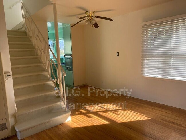 Building Photo - 811 Reeves Pl