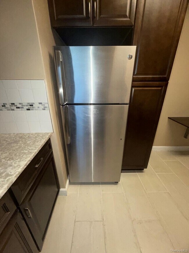 Building Photo - 306 E Mosholu Pkwy S