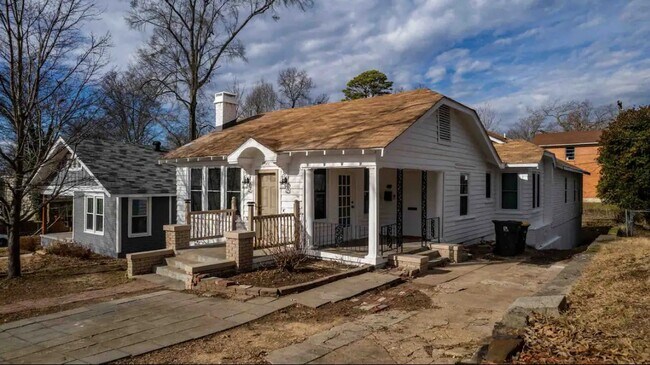Building Photo - 4420 Lee Ave
