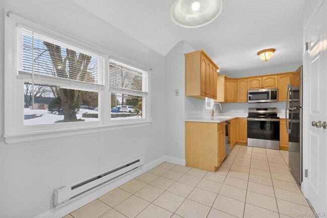 Building Photo - 180 Heritage