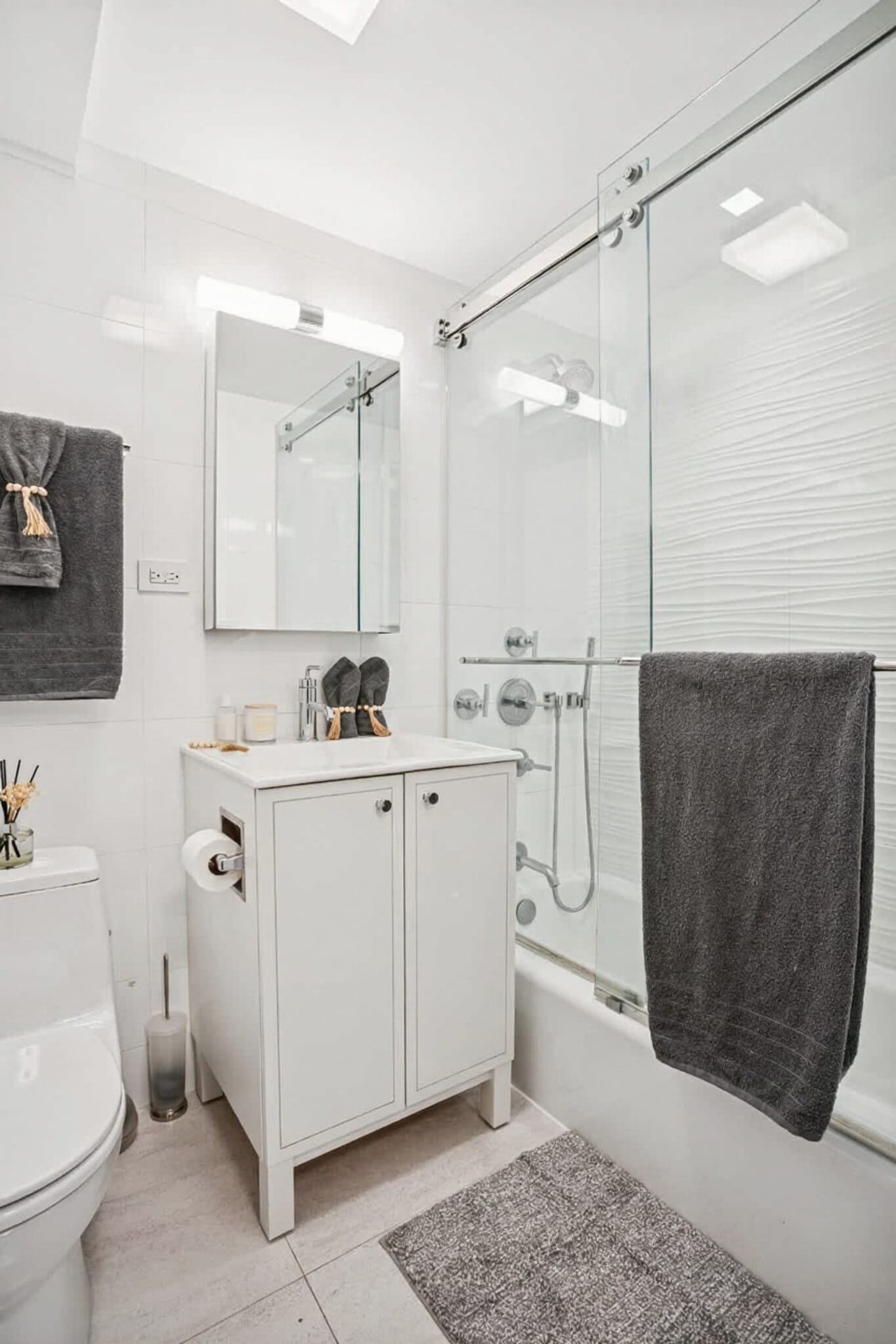 Building Photo - 125 E 83rd St