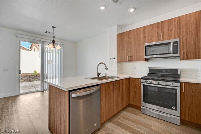 Building Photo - 8738 Villa Jeremiah Ln