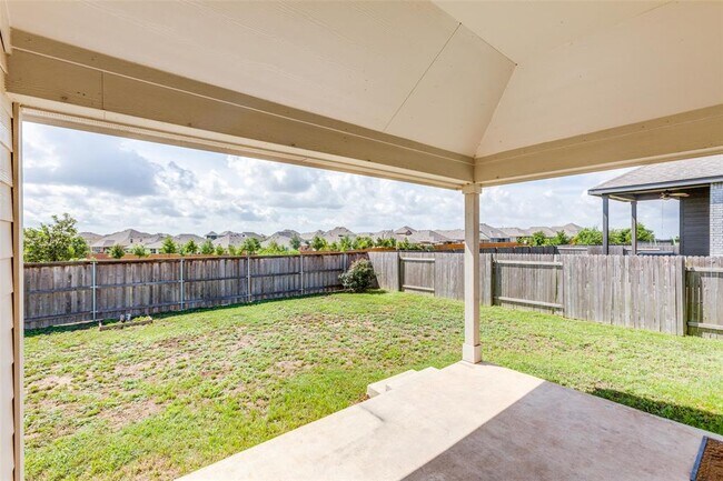 Building Photo - 874 Spinnaker Loop