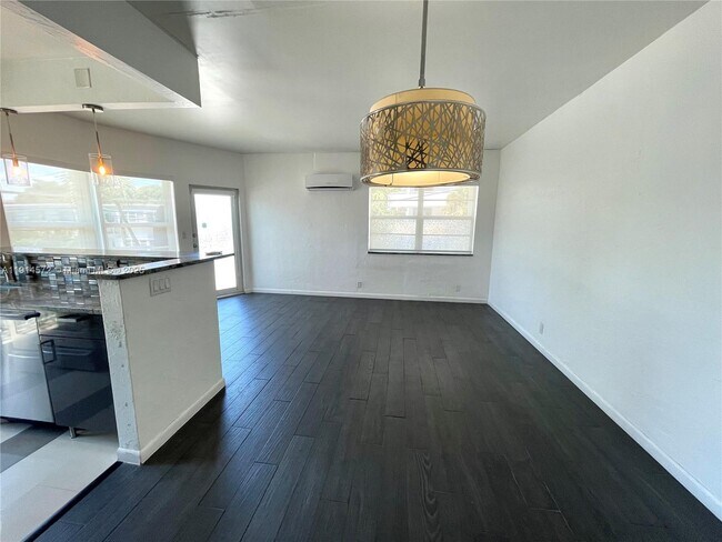 Building Photo - 620 76th St