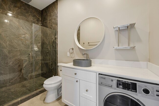 Building Photo - 12427 Pebblebrook Dr