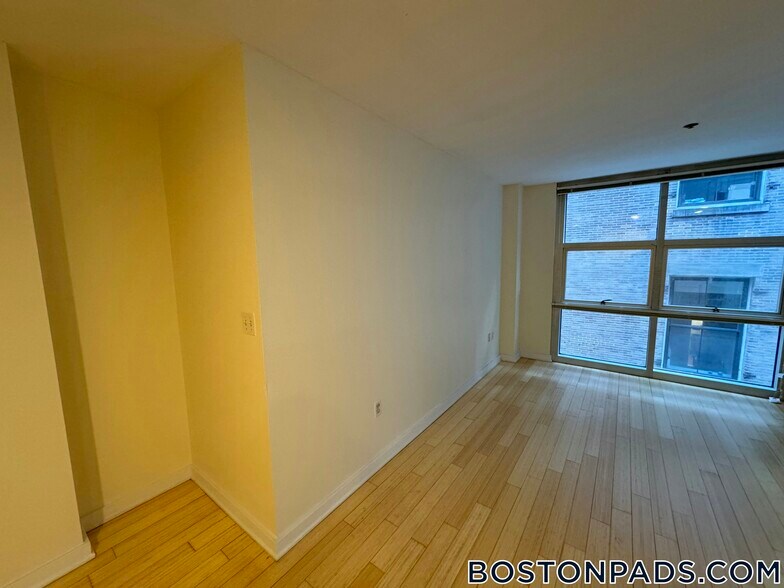 Building Photo - 40 Boylston St