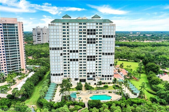 Building Photo - 8171 Bay Colony Dr