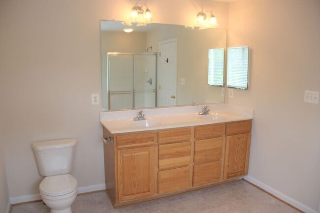 Building Photo - 1616 Benoli Ct