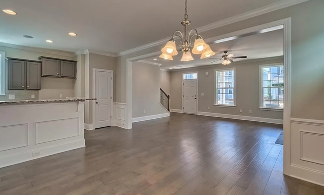 Building Photo - 5 Bedroom 2000 Square Ft Home at Village at Berkeley