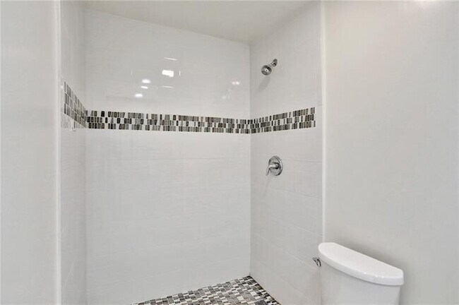 Building Photo - 4300 S Ocean Blvd