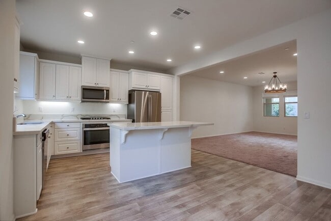 Building Photo - Beautiful 4 Bedroom Townhome! Built in 202...