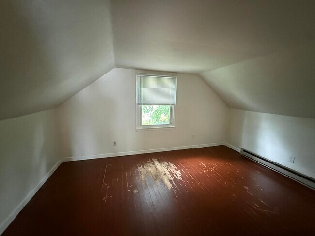 Building Photo - 203 W Elm St