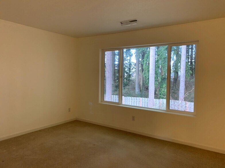 master bedroom - 5671 NE Canard Dr