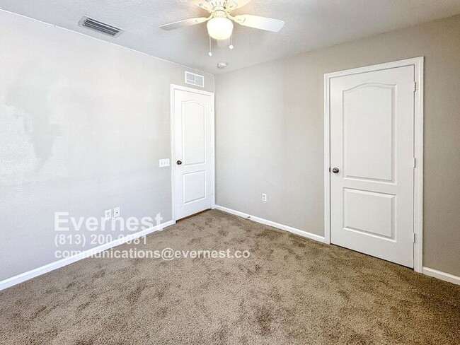 Building Photo - 26541 Castleview Way