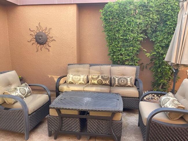 Building Photo - 11 Palma Dr