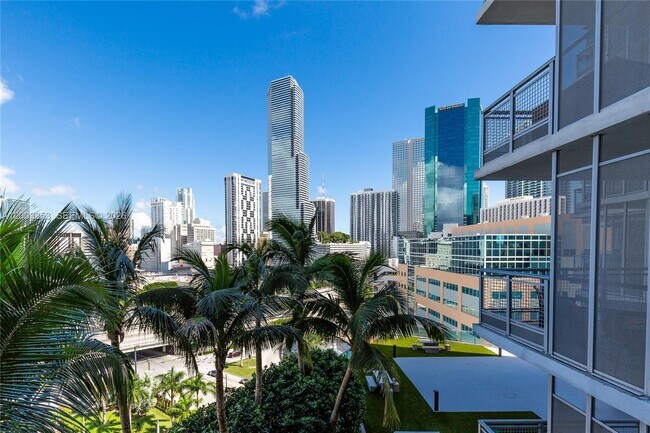 Building Photo - 350 S Miami Ave